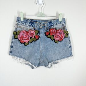 Levis 550 Cut Off Shorts Womens Size 25 DIY Rose‎ Embroidered Frayed Cutout